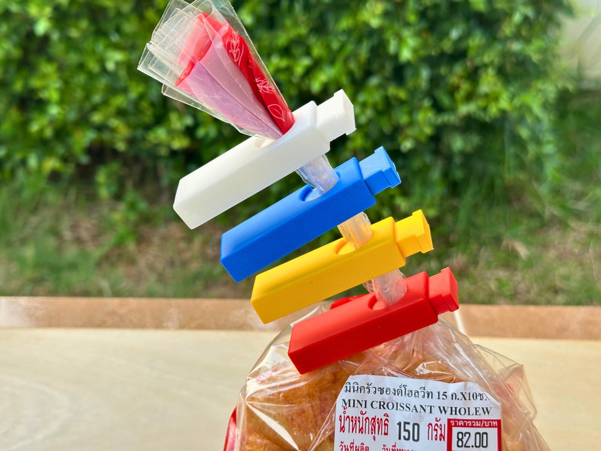 Premium Food Bag Sealing Clips - 8 Pack | Airtight Kitchen Storage | 3D Printed UK